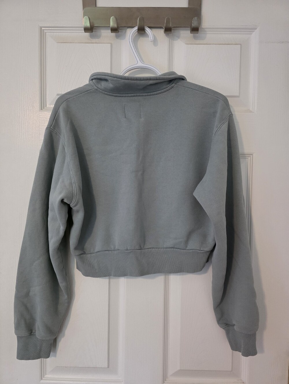 TNA Fleece Cropped 1/4 Zip Sweatshirt | Size Small - Picture 3 of 10